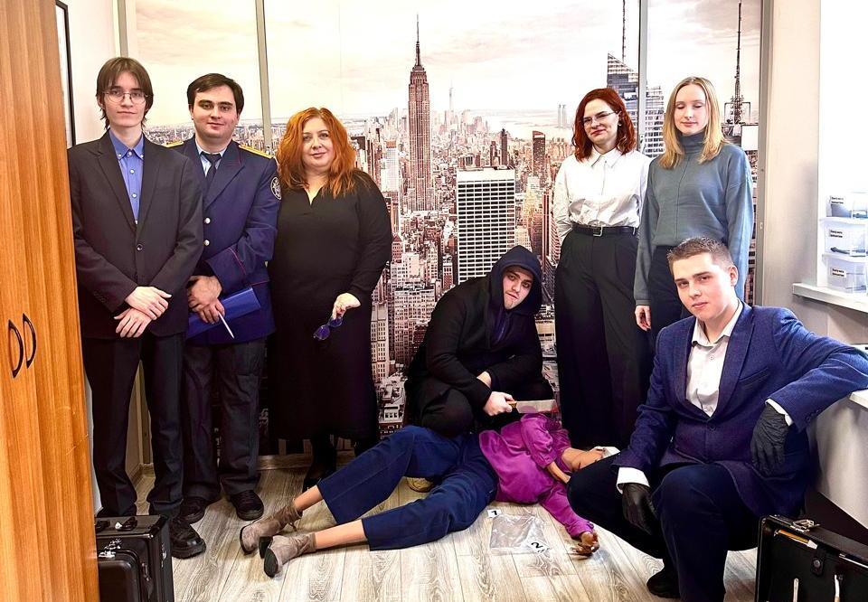 День открытых дверей, посвящённый практическим аспектам работы следователей и юристов.